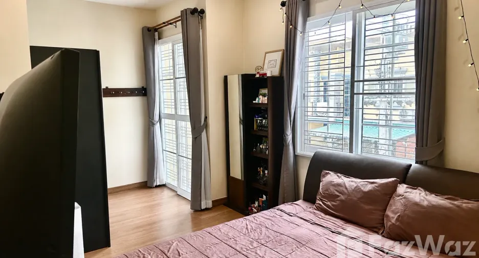 For sale 4 bedrooms townhouse in Lam Luk Ka, Pathum Thani