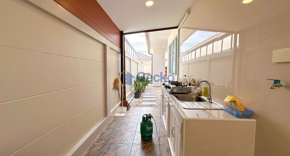 For sale 3 bedrooms house in Huay Yai, Pattaya