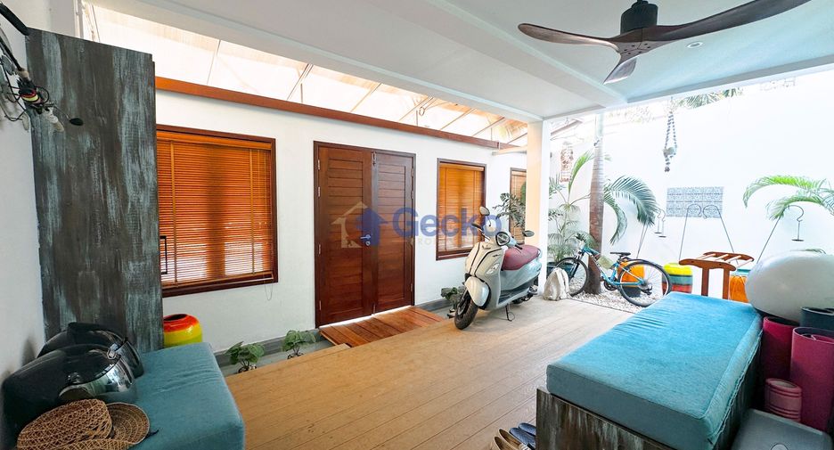 For sale 5 bedrooms house in Pratumnak, Pattaya
