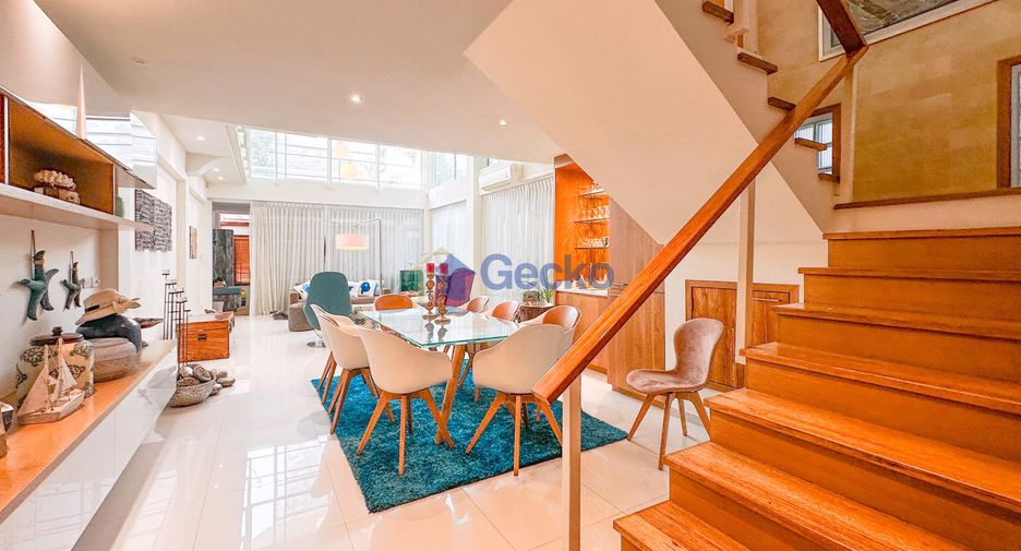 For sale 5 bedrooms house in Pratumnak, Pattaya