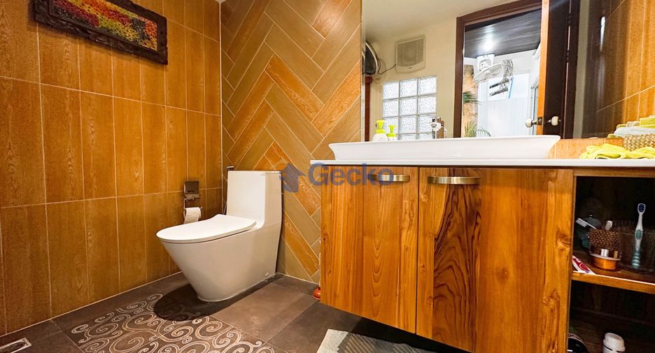 For sale 5 bedrooms house in Pratumnak, Pattaya