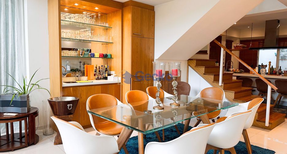 For sale 5 bedrooms house in Pratumnak, Pattaya