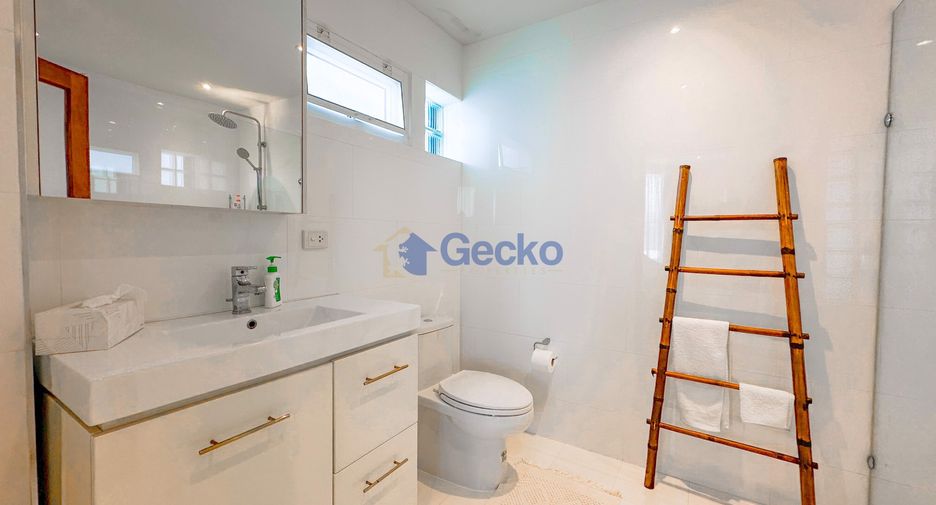 For sale 5 bedrooms house in Pratumnak, Pattaya