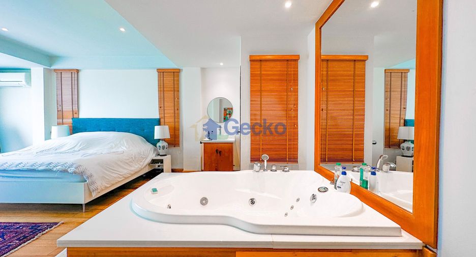 For sale 5 bedrooms house in Pratumnak, Pattaya