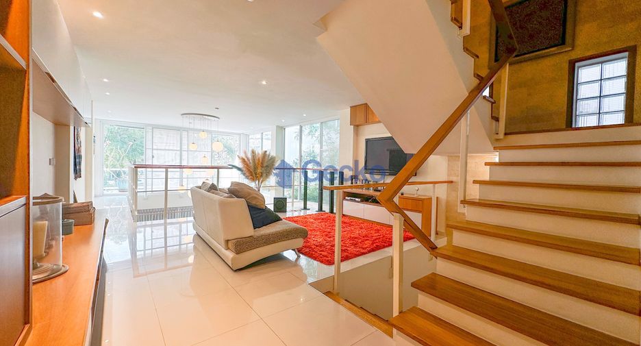 For sale 5 bedrooms house in Pratumnak, Pattaya