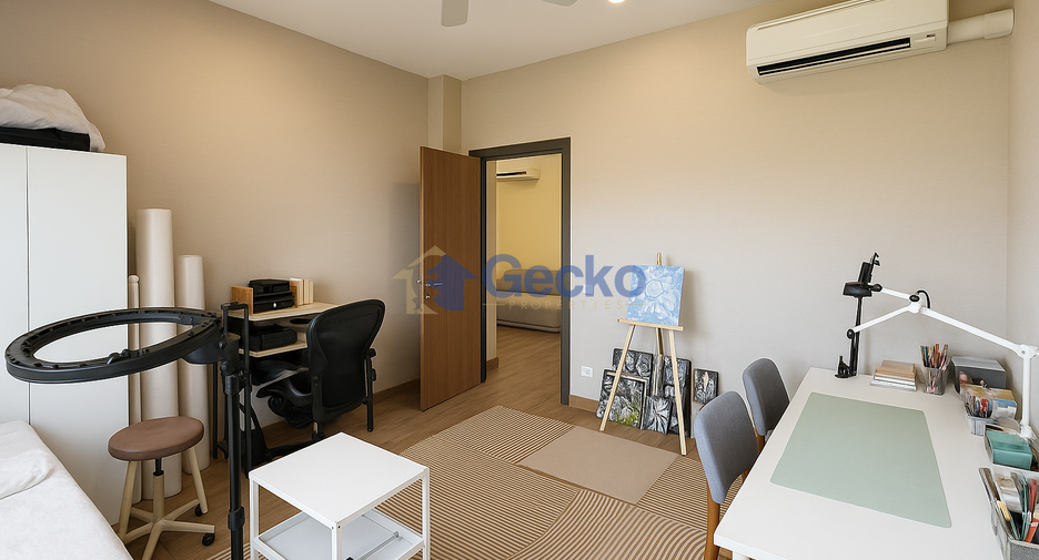 For sale 4 bedrooms house in East Pattaya, Pattaya