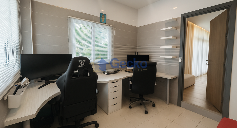 For sale 4 bedrooms house in East Pattaya, Pattaya