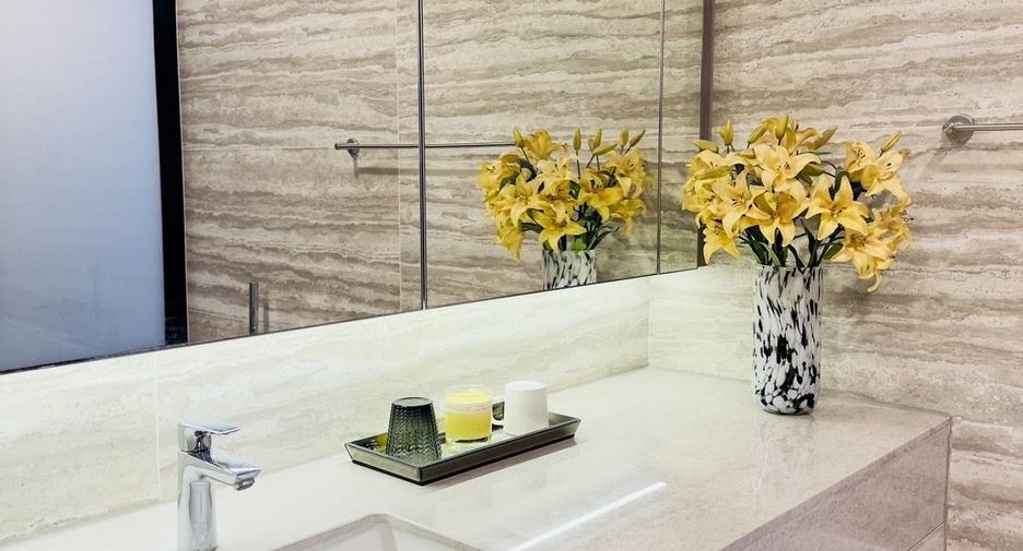 For sale 2 bedrooms condo in Khlong Toei, Bangkok