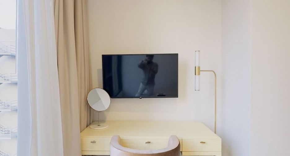 For sale 2 bedrooms condo in Khlong Toei, Bangkok