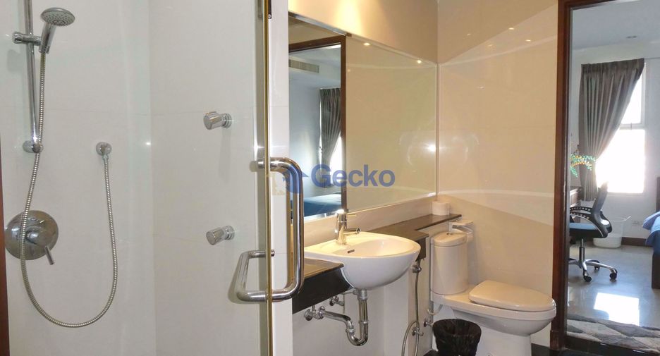 For sale 2 bedrooms condo in Jomtien, Pattaya