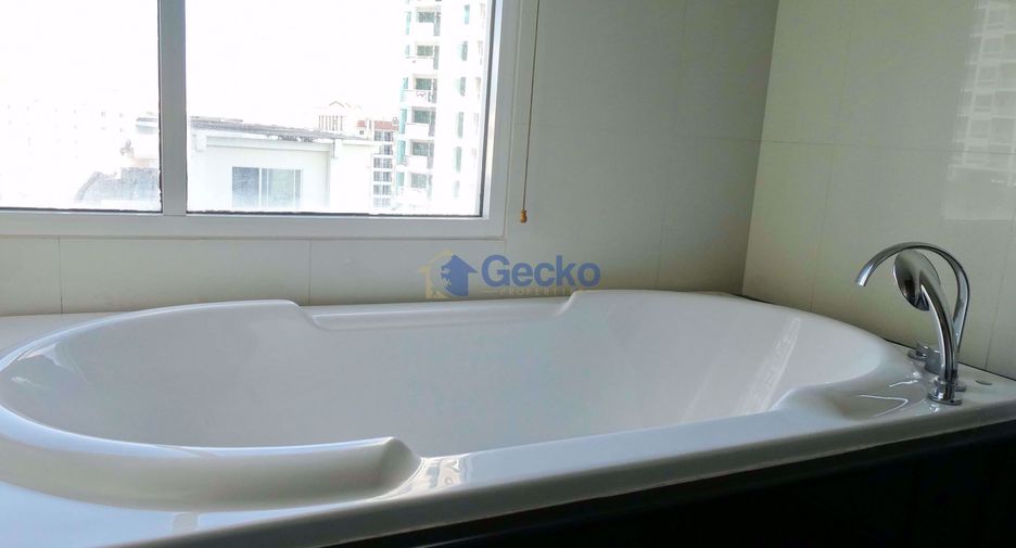 For sale 2 bedrooms condo in Jomtien, Pattaya