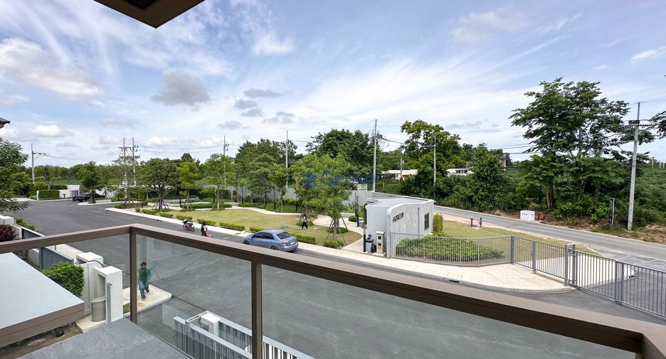For rent 4 bedrooms house in East Pattaya, Pattaya