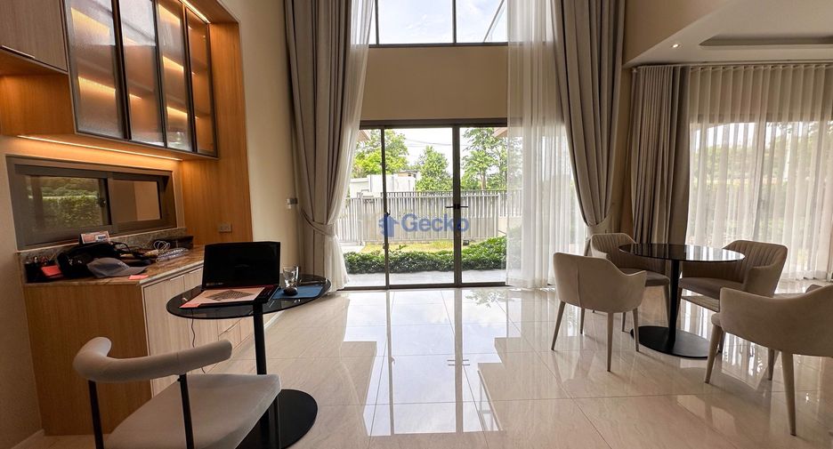For rent 4 bedrooms house in East Pattaya, Pattaya