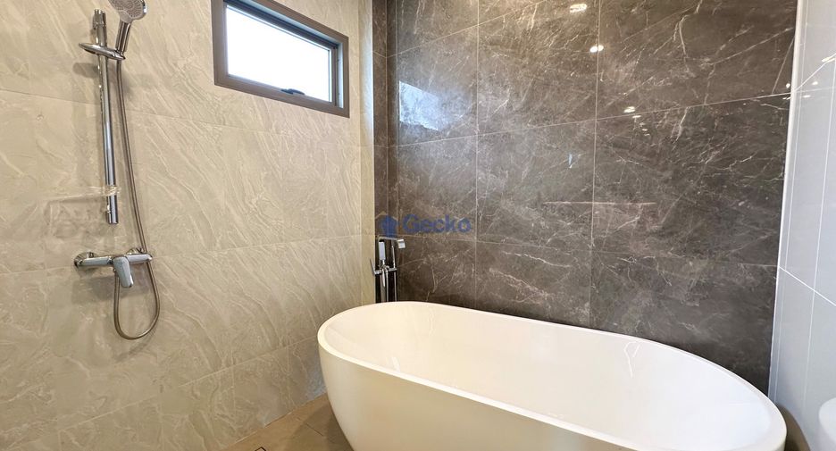 For rent 4 bedrooms house in East Pattaya, Pattaya