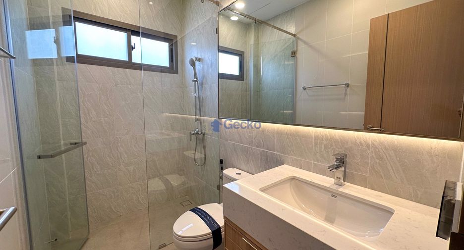 For rent 4 bedrooms house in East Pattaya, Pattaya
