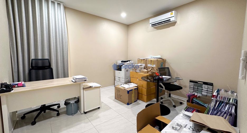 For rent 4 bedrooms house in East Pattaya, Pattaya