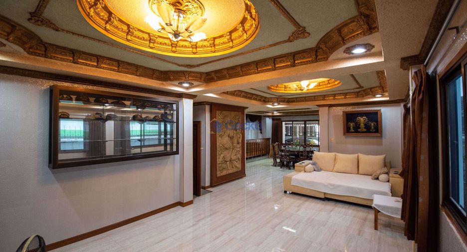 For sale 5 bedrooms house in Jomtien, Pattaya