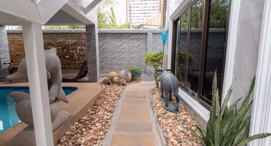 For sale 5 bedrooms house in Jomtien, Pattaya