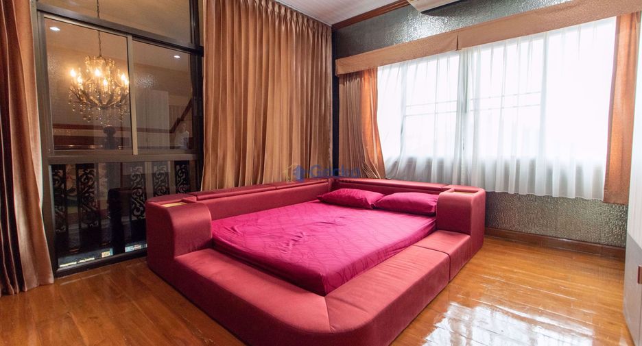 For sale 5 bedrooms house in Jomtien, Pattaya
