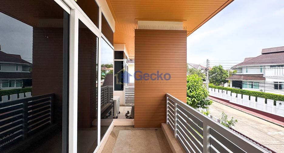 Haus zum Kauf mit 4 Zimmer in Bang Lamung, Chonburi