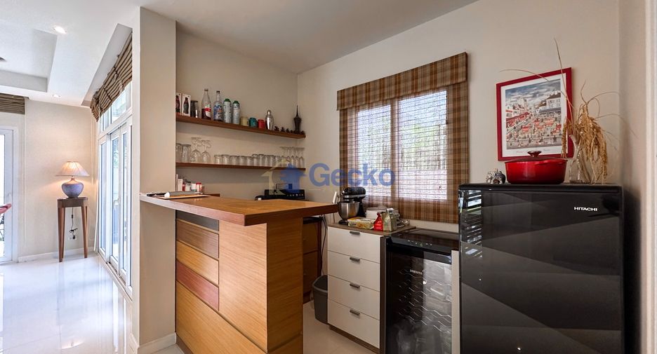 Haus zum Kauf mit 4 Zimmer in Bang Lamung, Chonburi