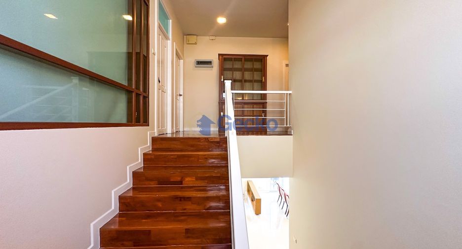 Haus zum Kauf mit 4 Zimmer in Bang Lamung, Chonburi