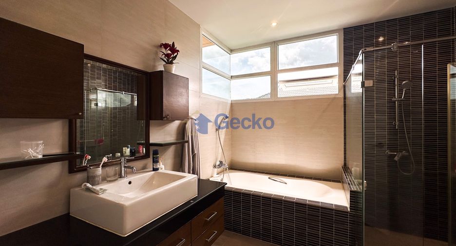Haus zum Kauf mit 4 Zimmer in Bang Lamung, Chonburi
