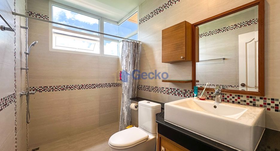 Haus zum Kauf mit 4 Zimmer in Bang Lamung, Chonburi