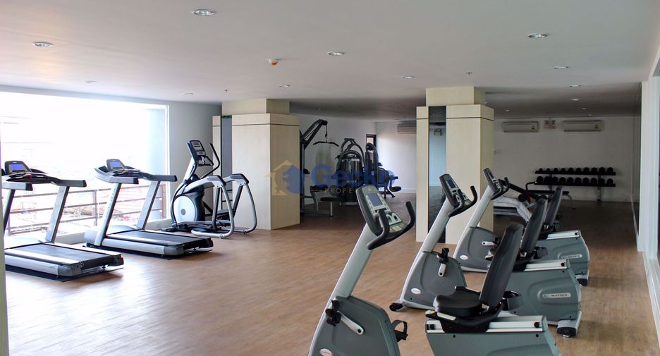 For rent 2 bedrooms condo in Pratumnak, Pattaya