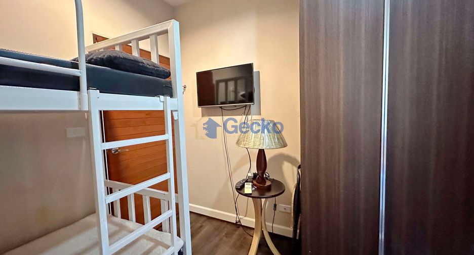 For rent 2 bedrooms condo in Pratumnak, Pattaya