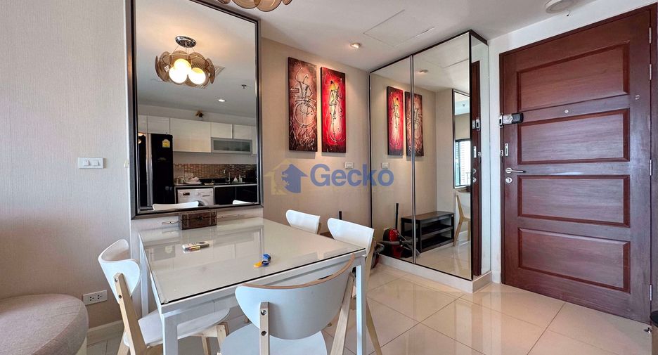 For rent 2 bedrooms condo in Pratumnak, Pattaya