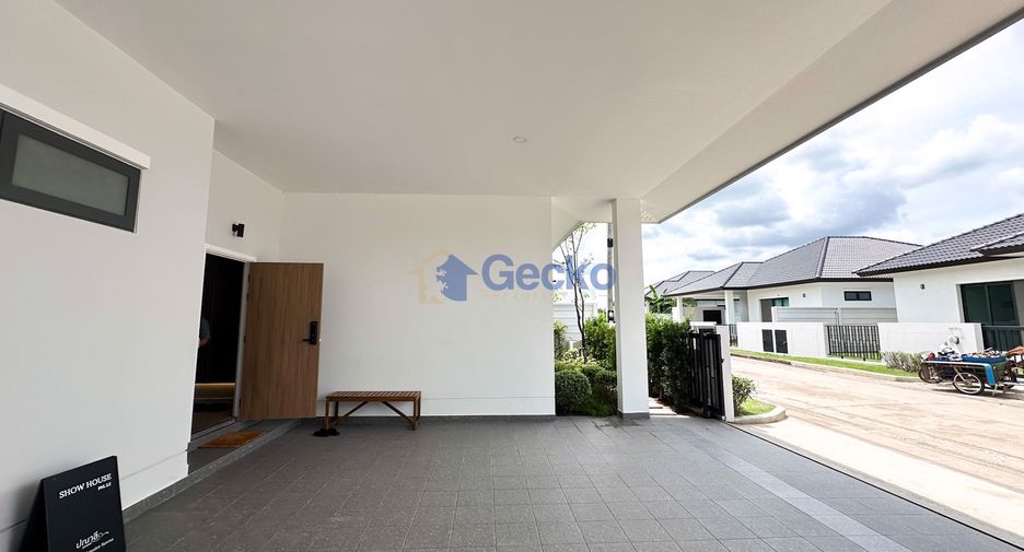 For sale 3 bedrooms house in East Pattaya, Pattaya