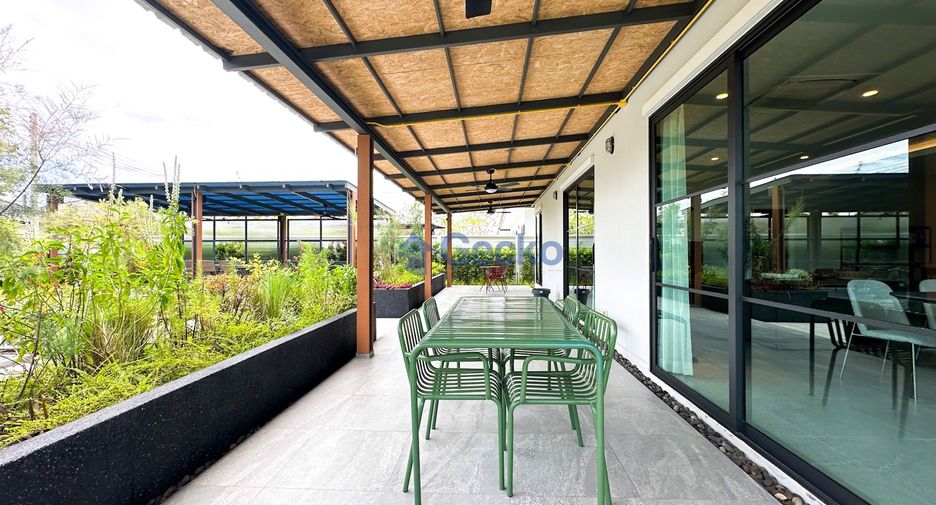 For sale 3 bedrooms house in East Pattaya, Pattaya