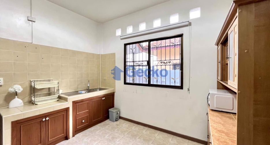 Casa en alquiler de 3 habitaciones en Jomtien, Pattaya