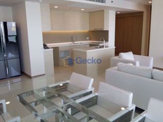 For sale 3 ベッドルーム condo in Bang Lamung, Chonburi