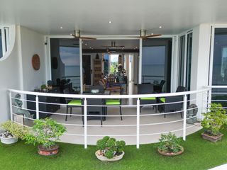 For sale 3 bedrooms condo in Na Jomtien, Pattaya