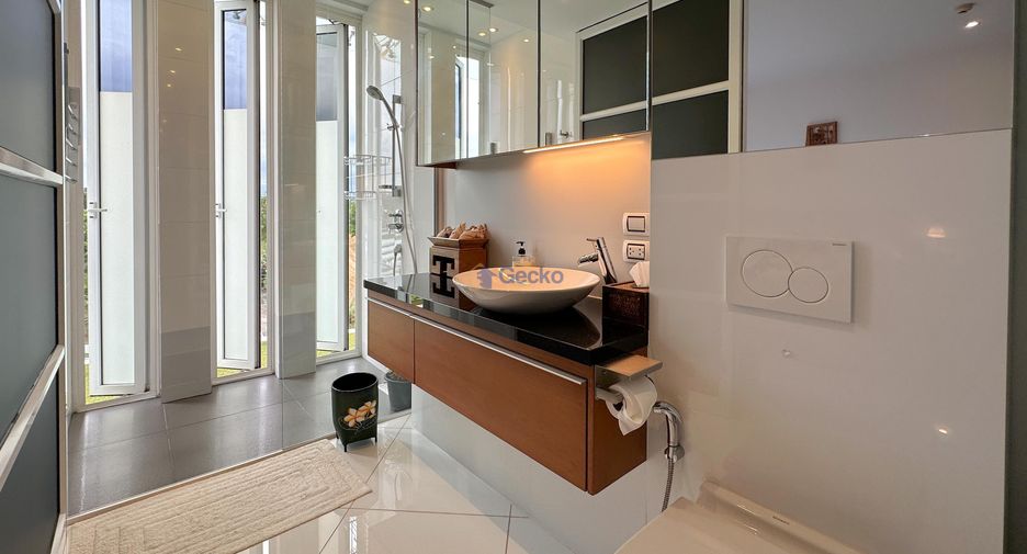 For sale 3 bedrooms condo in Sattahip, Chonburi