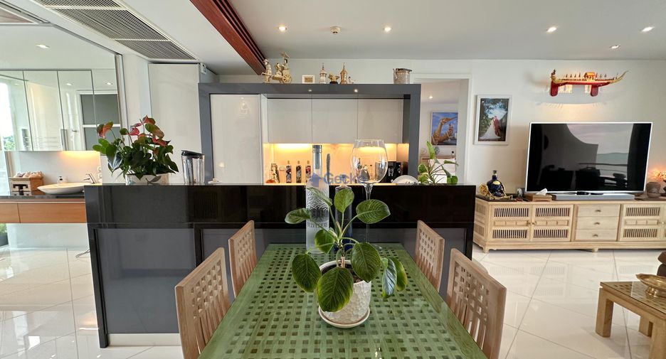 For sale 3 bedrooms condo in Sattahip, Chonburi
