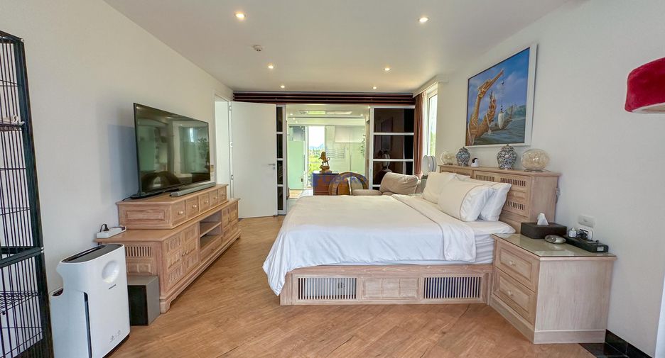 For sale 3 bedrooms condo in Sattahip, Chonburi