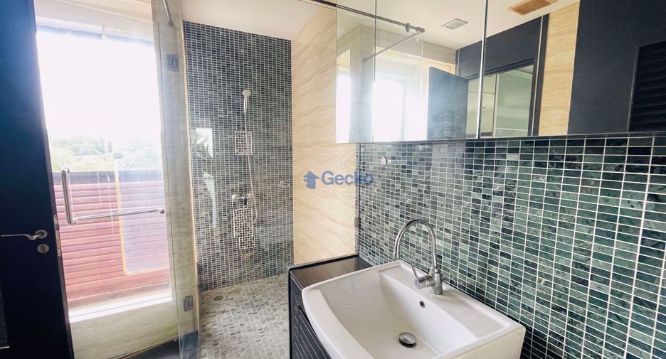 For sale 2 bedrooms condo in North Pattaya, Pattaya