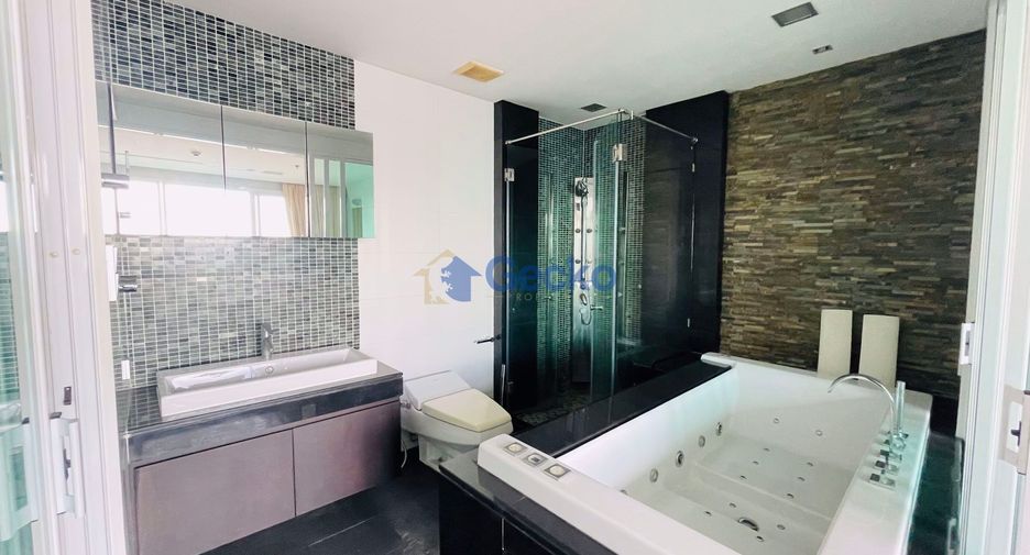 For sale 2 bedrooms condo in North Pattaya, Pattaya