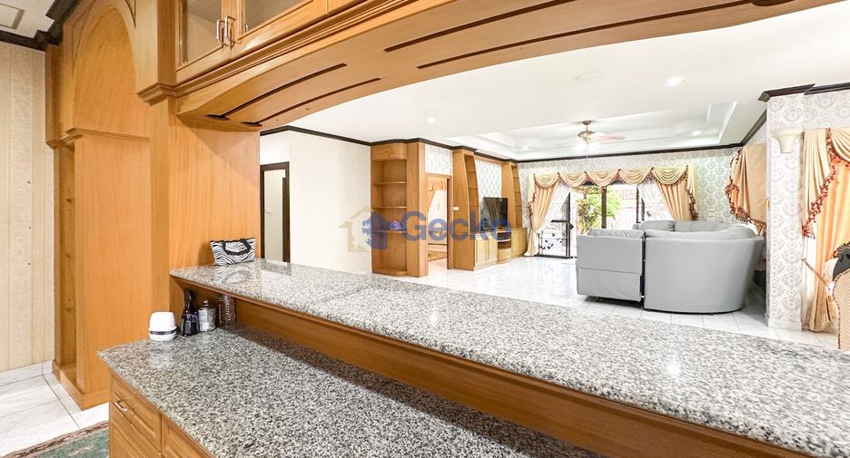 À vendre 5 chambres maison à East Pattaya, Pattaya