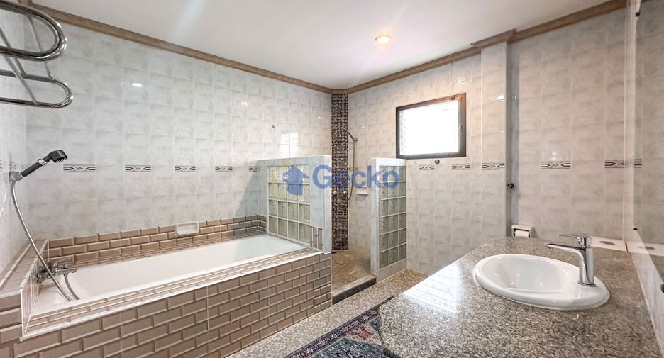 À vendre 5 chambres maison à East Pattaya, Pattaya
