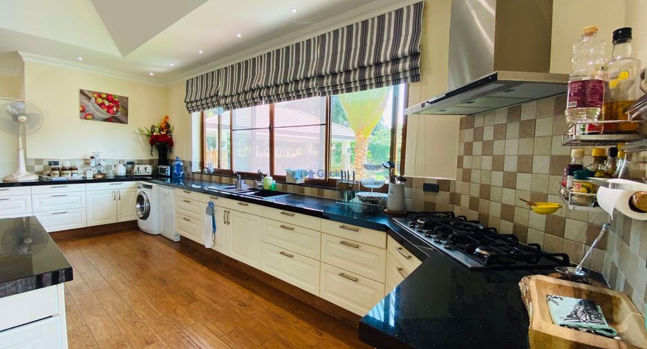 Haus zur Miete und zum Kauf mit 4 Zimmer in East Pattaya, Pattaya