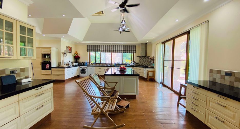 Haus zur Miete und zum Kauf mit 4 Zimmer in East Pattaya, Pattaya