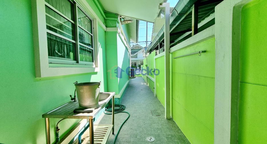 For sale 4 bedrooms house in North Pattaya, Pattaya