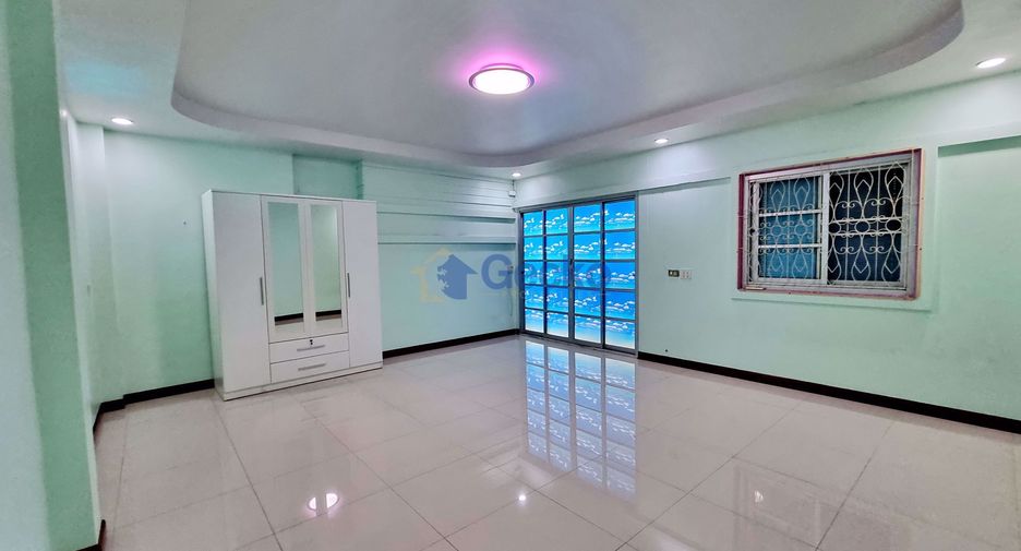 For sale 4 bedrooms house in North Pattaya, Pattaya