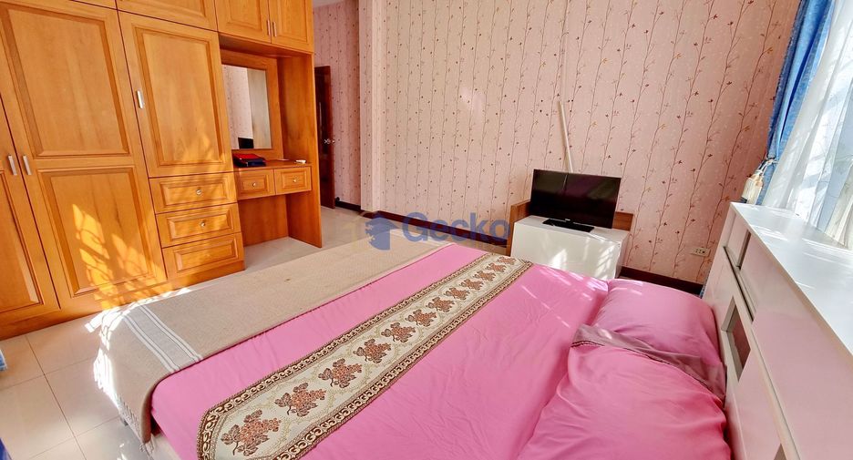 For sale 4 bedrooms house in North Pattaya, Pattaya
