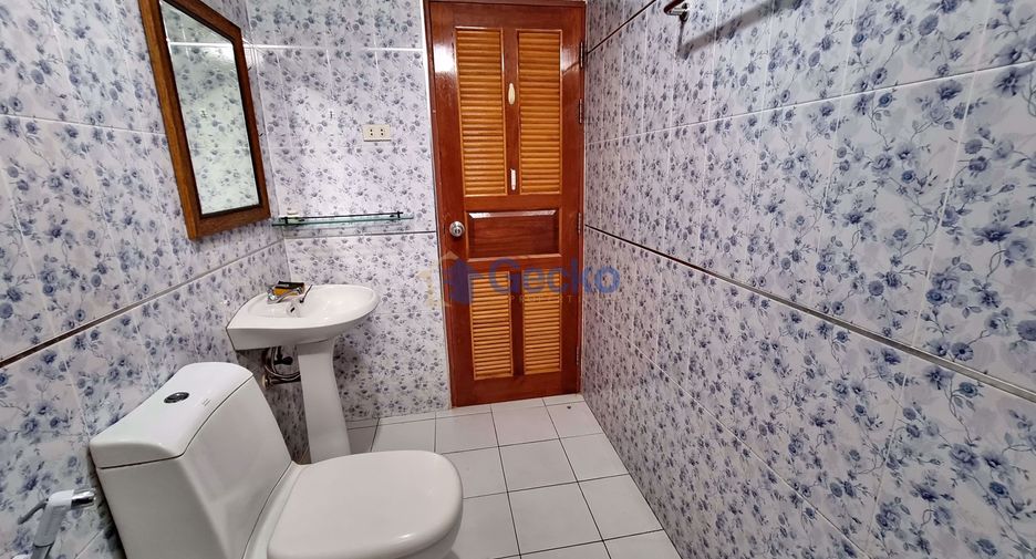 For sale 4 bedrooms house in North Pattaya, Pattaya