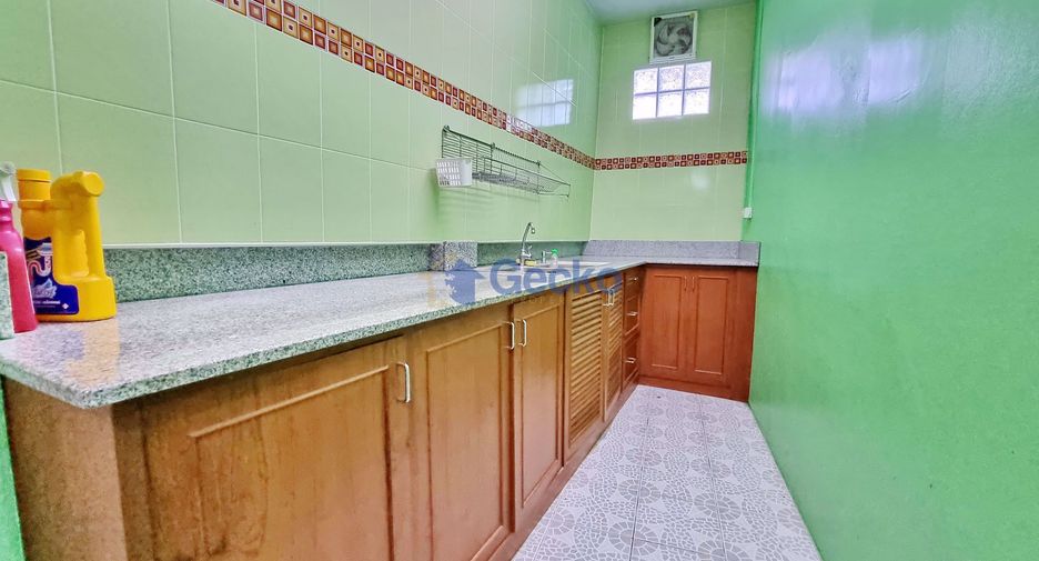 For sale 4 bedrooms house in North Pattaya, Pattaya